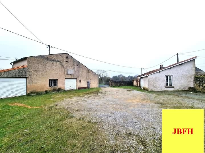 5 bed stone house for sale near Viennay