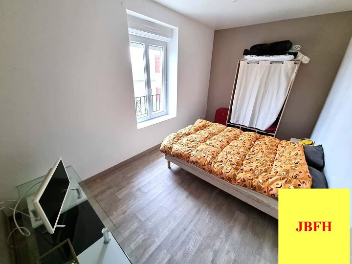 5 bed stone house for sale near Viennay