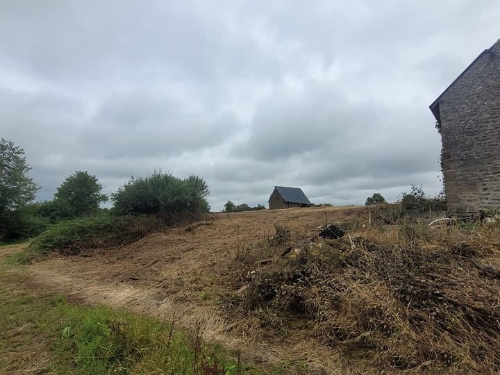 Stone house to renovate near Burcy