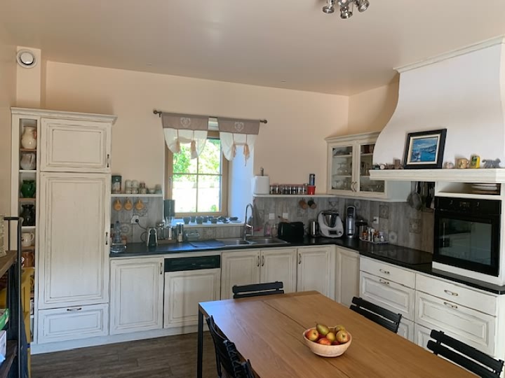 Maison en pierre de 3 chambres à vendre près de Le Sourn