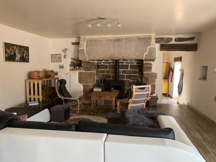 Maison en pierre de 3 chambres à vendre près de Le Sourn
