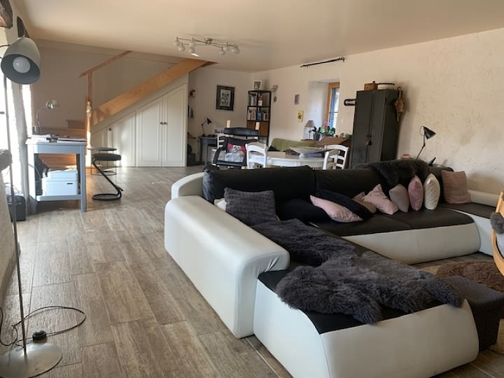 Maison en pierre de 3 chambres à vendre près de Le Sourn