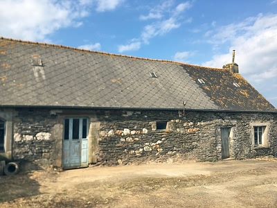 Stone barn to renovate near Treve