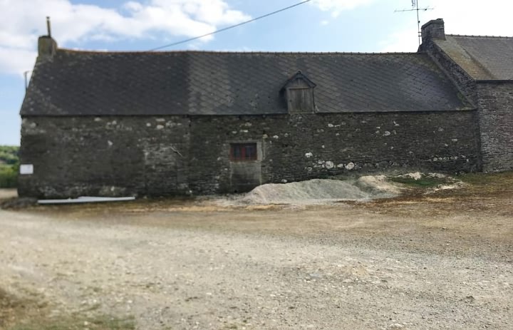 Stone barn to renovate near Treve