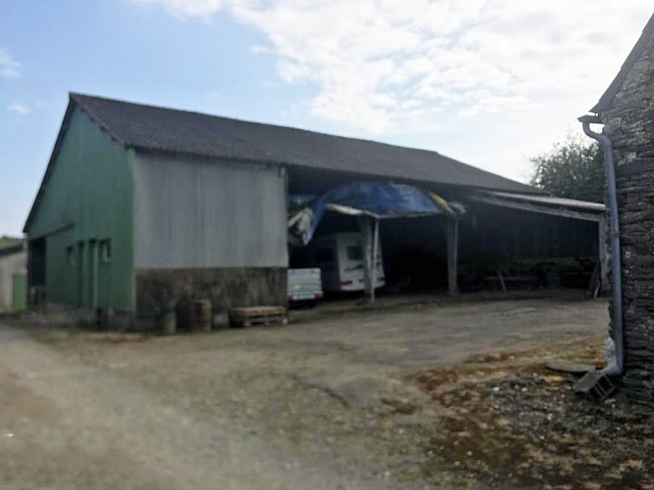 Stone barn to renovate near Treve