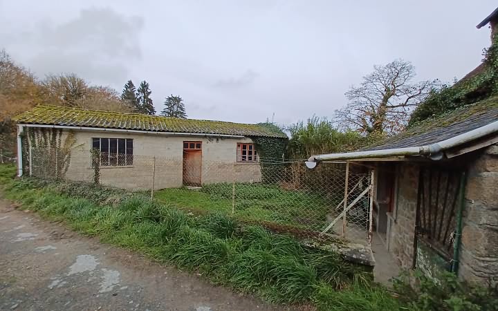 Maison en pierre de 2 chambres à vendre près de Naillat