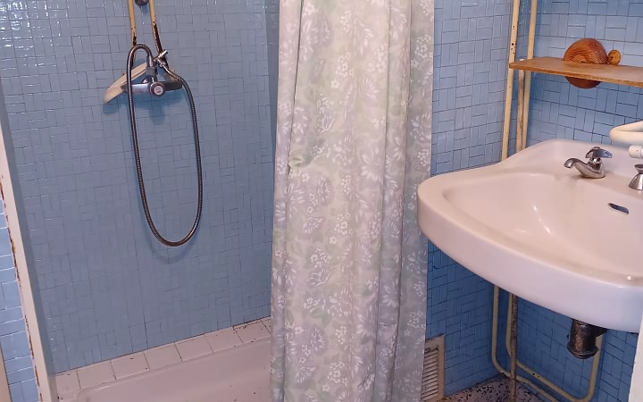 Maison en pierre de 2 chambres à vendre près de Naillat