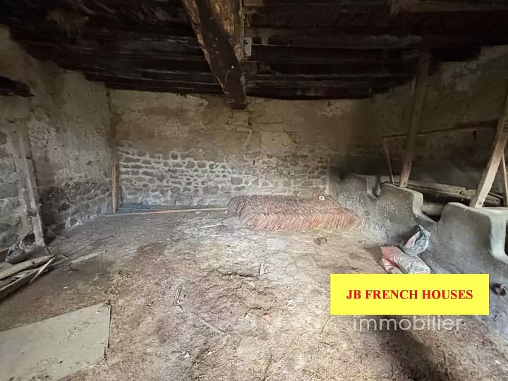 Stone house to renovate near Farges