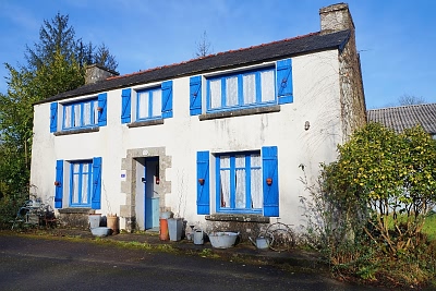 2 bed stone house for sale near Keraden