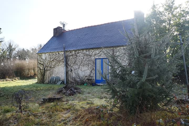 2 bed stone house for sale near Keraden