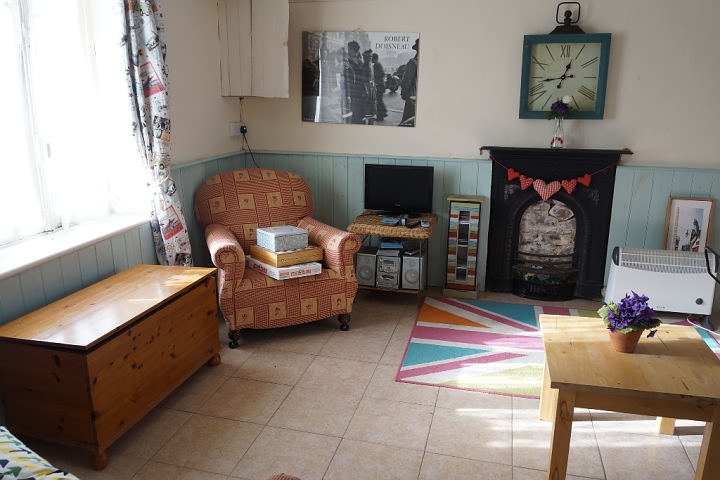 2 bed stone house for sale near Keraden