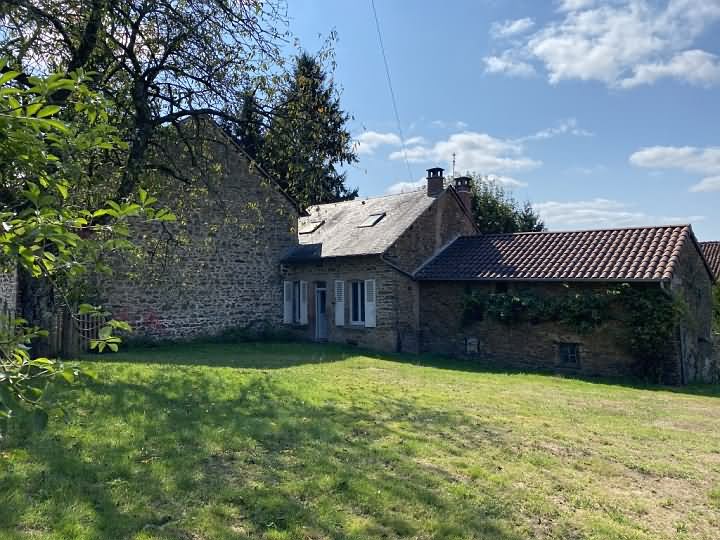 5 bed stone house for sale near Bujaleuf