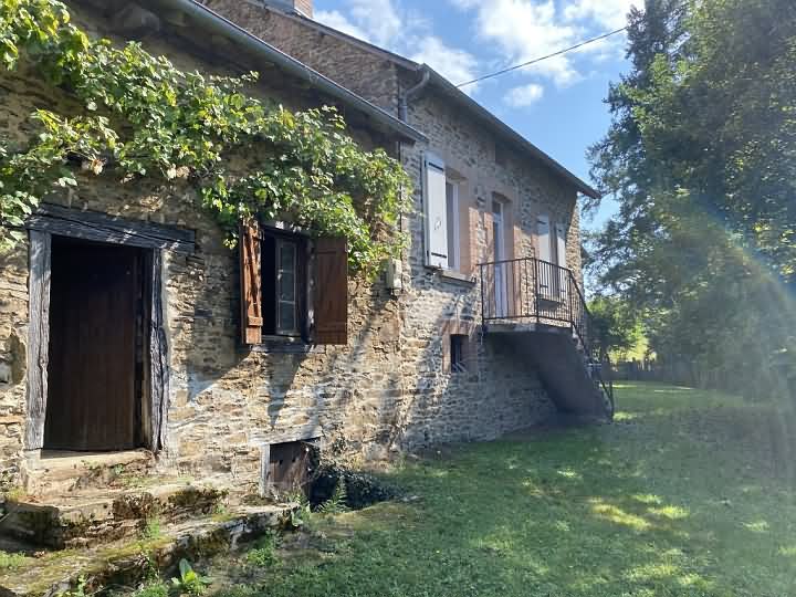 5 bed stone house for sale near Bujaleuf