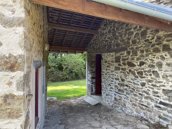 5 bed stone house for sale near Bujaleuf
