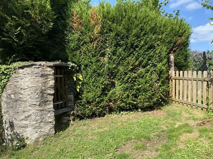 5 bed stone house for sale near Bujaleuf
