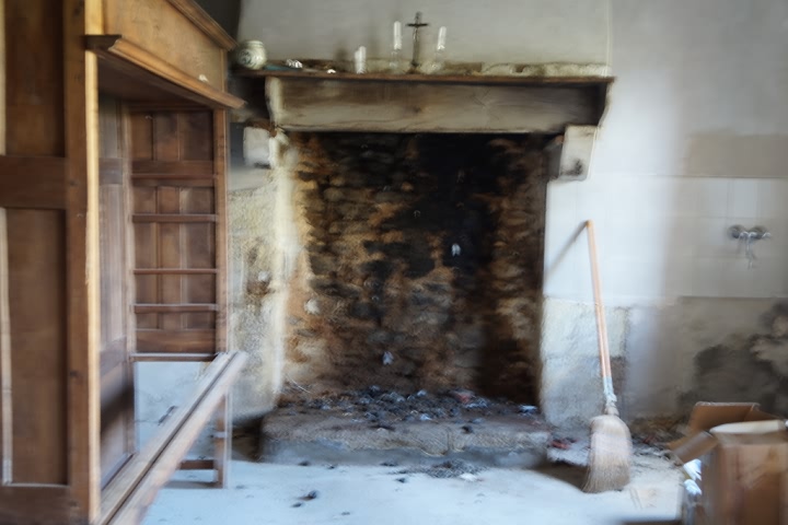 Stone house to renovate near Keraden