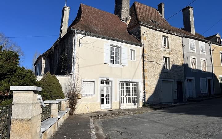 4 bed stone house for sale near Ajat