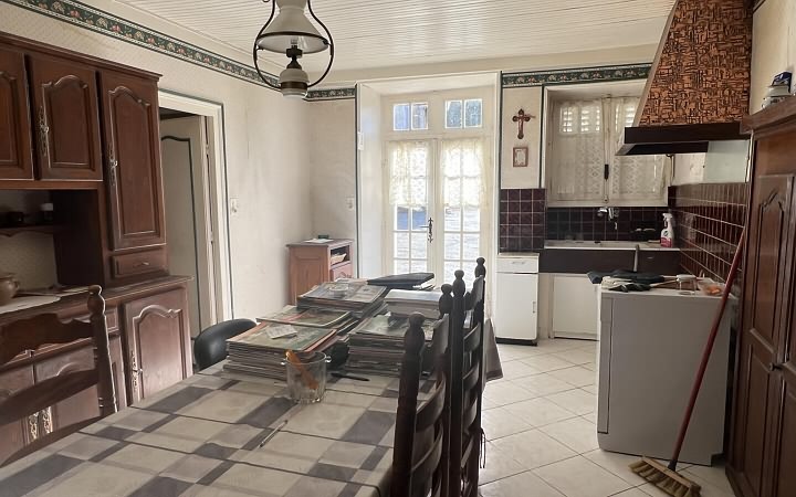 4 bed stone house for sale near Ajat