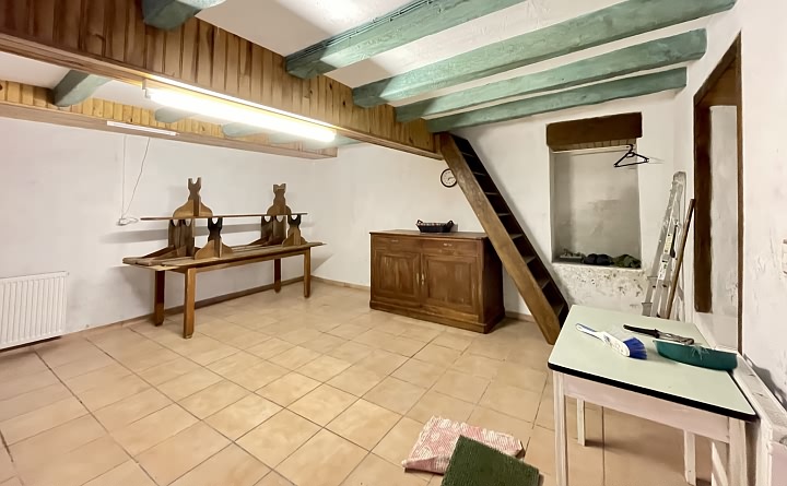 Stone house to renovate near Ansac Sur Vienne