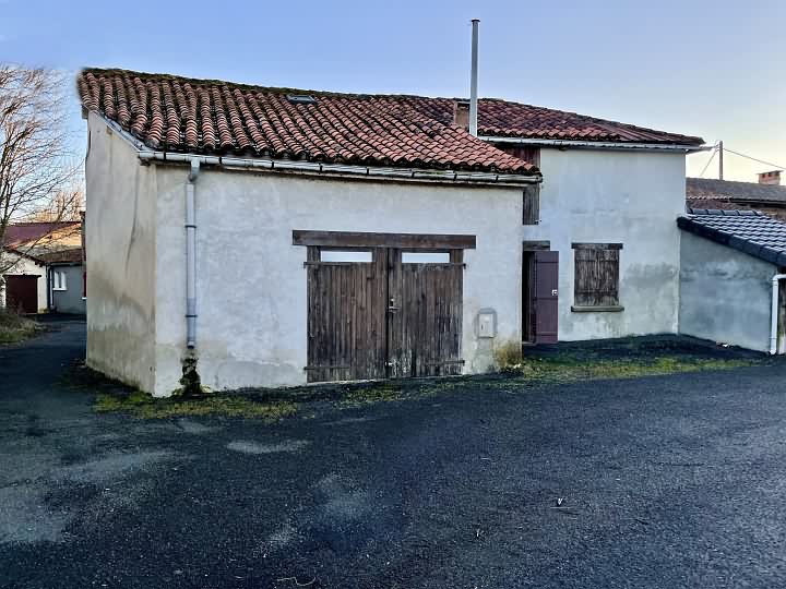Stone house to renovate near Ansac Sur Vienne