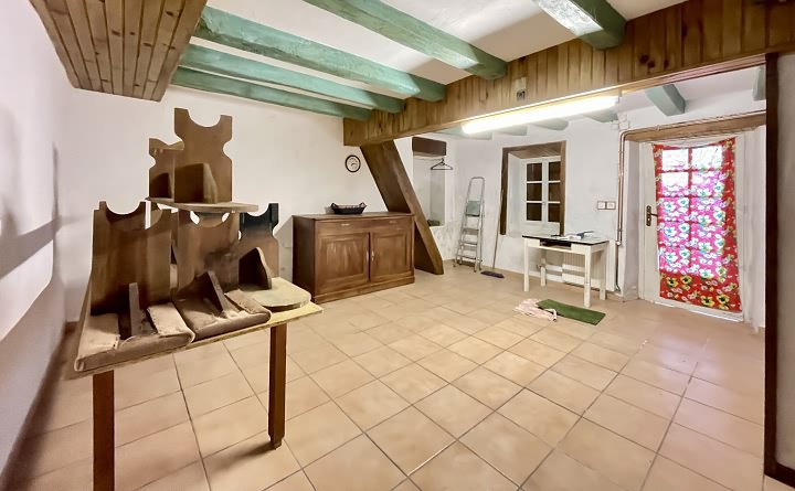 Stone house to renovate near Ansac Sur Vienne