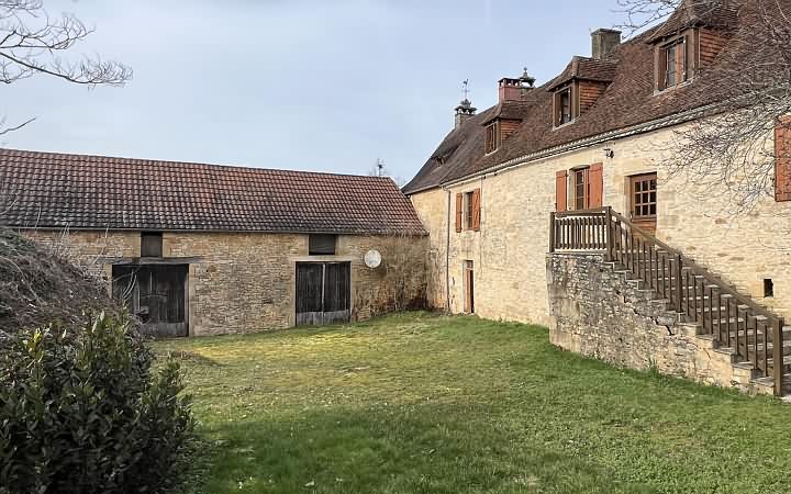 4 bed stone house for sale near Ajat