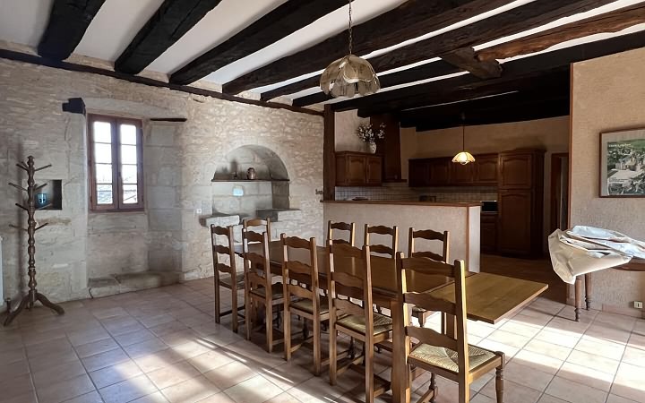4 bed stone house for sale near Ajat
