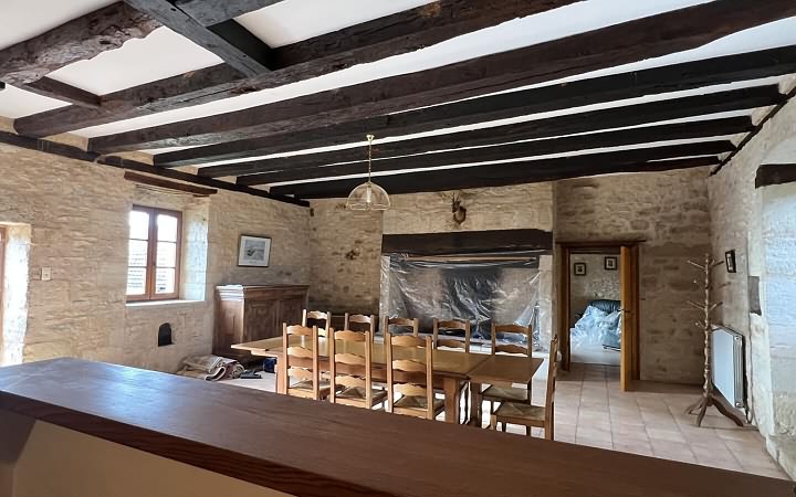4 bed stone house for sale near Ajat