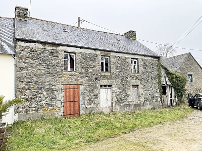 Stone house to renovate near Saint Vran