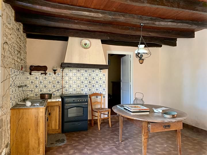 4 bed stone house for sale near Gentray