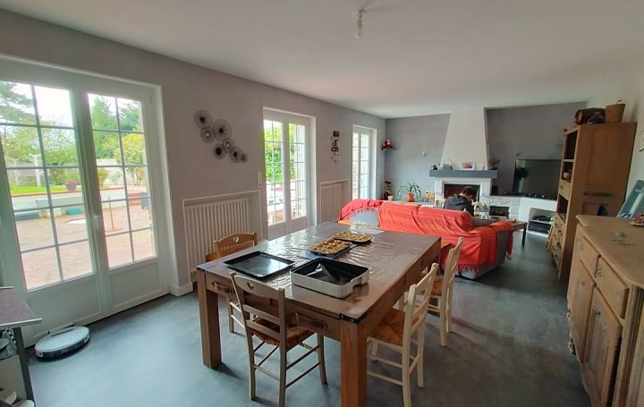 5 bed stone longère for sale near Averton
