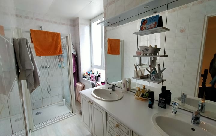 5 bed stone longère for sale near Averton