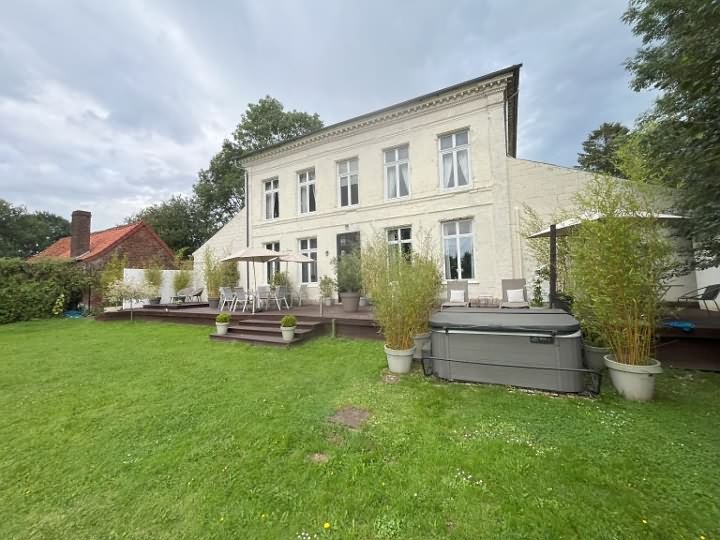 6 bed stone house for sale near Lambus