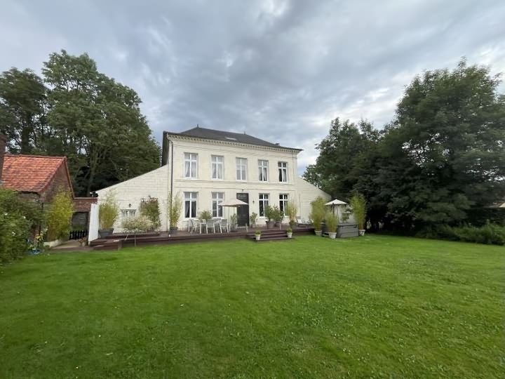 6 bed stone house for sale near Lambus