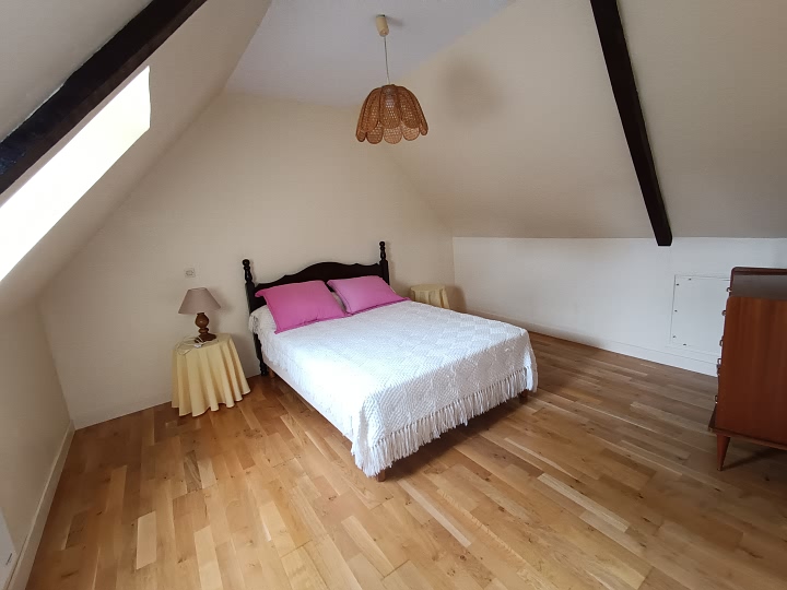 3 bed stone house for sale near Bonen