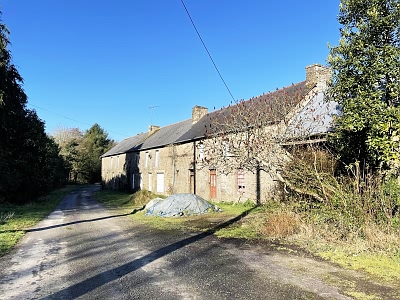 Stone barn to renovate near Saint Vran