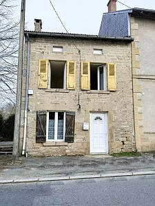 Stone house to renovate near Farges