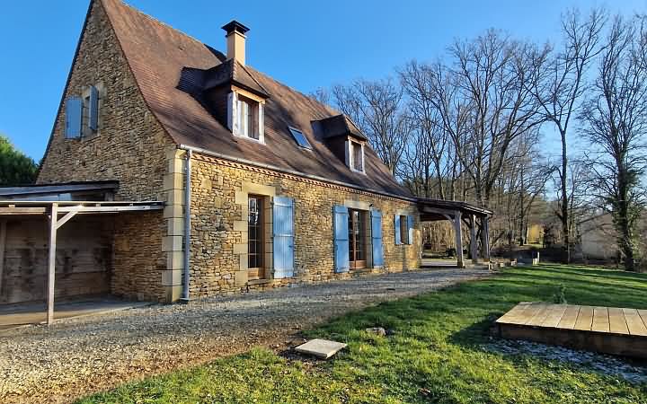 4 bed stone house for sale near Castels
