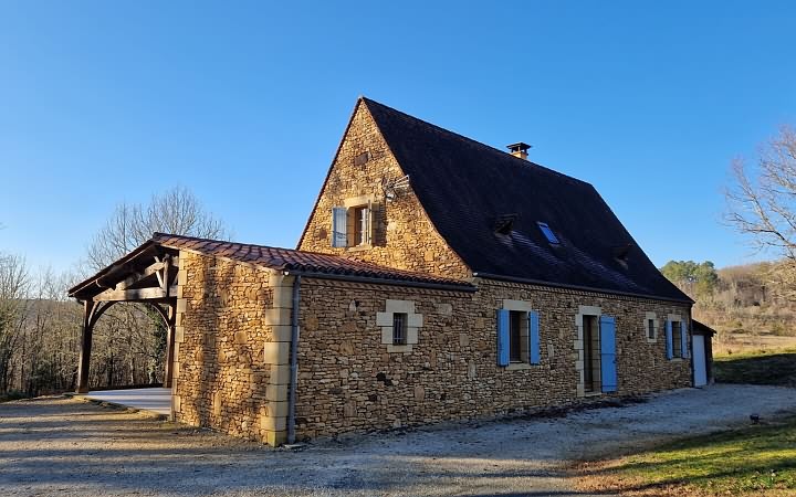 4 bed stone house for sale near Castels