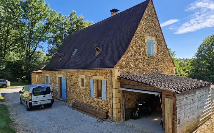 4 bed stone house for sale near Castels