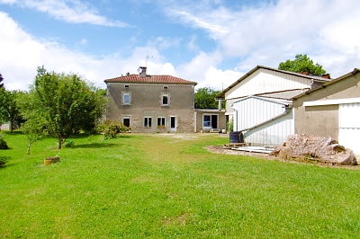 2 bed stone house for sale near Goulat