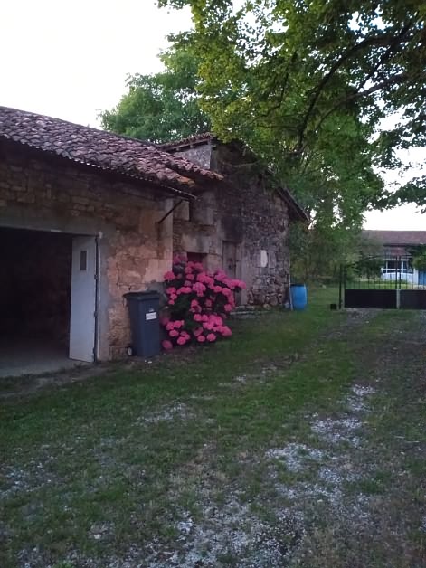 2 bed stone house for sale near Goulat