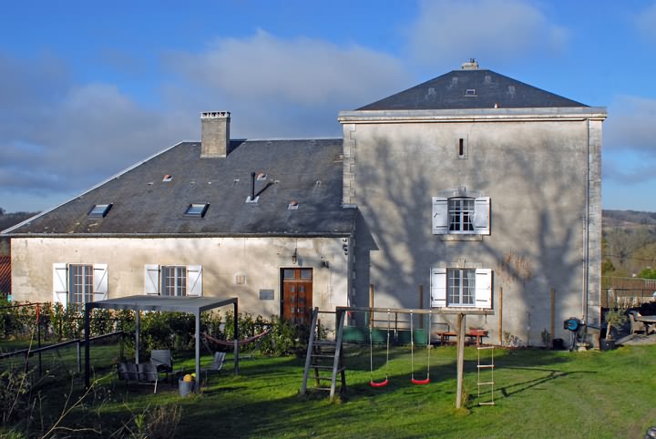 7 bed stone house for sale near Vanxains