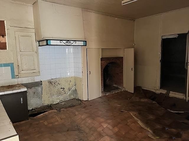 Stone house to renovate near Affieux