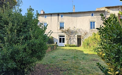 7 bed stone house for sale near Gentray