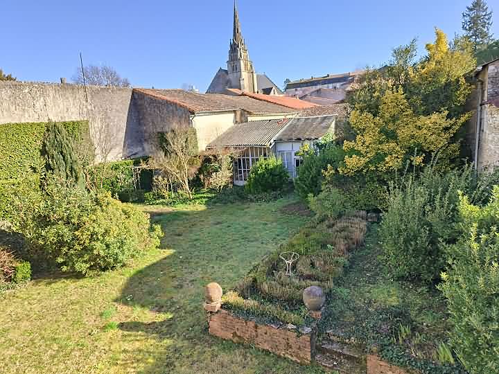 7 bed stone house for sale near Gentray