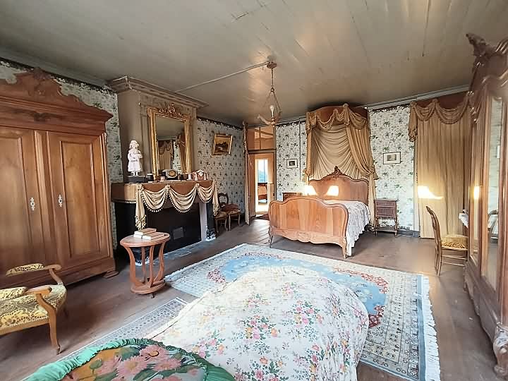 7 bed stone house for sale near Gentray