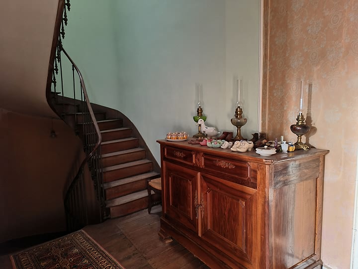 7 bed stone house for sale near Gentray