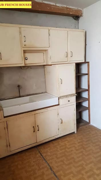 Stone house to renovate near Jarry
