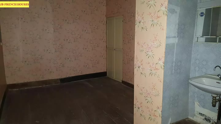 Stone house to renovate near Jarry